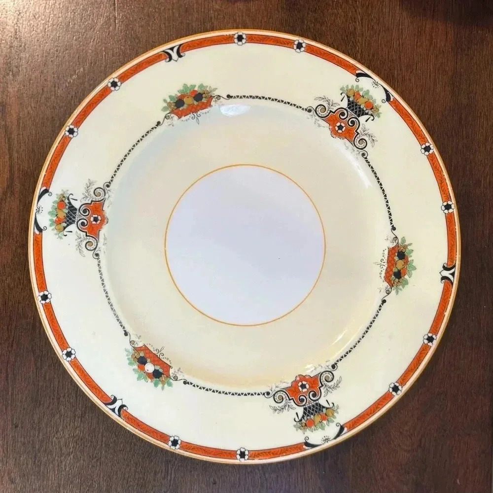 George Jones and Sons Crescent, England "Arundel" Pattern 10.25" Dinner Plate